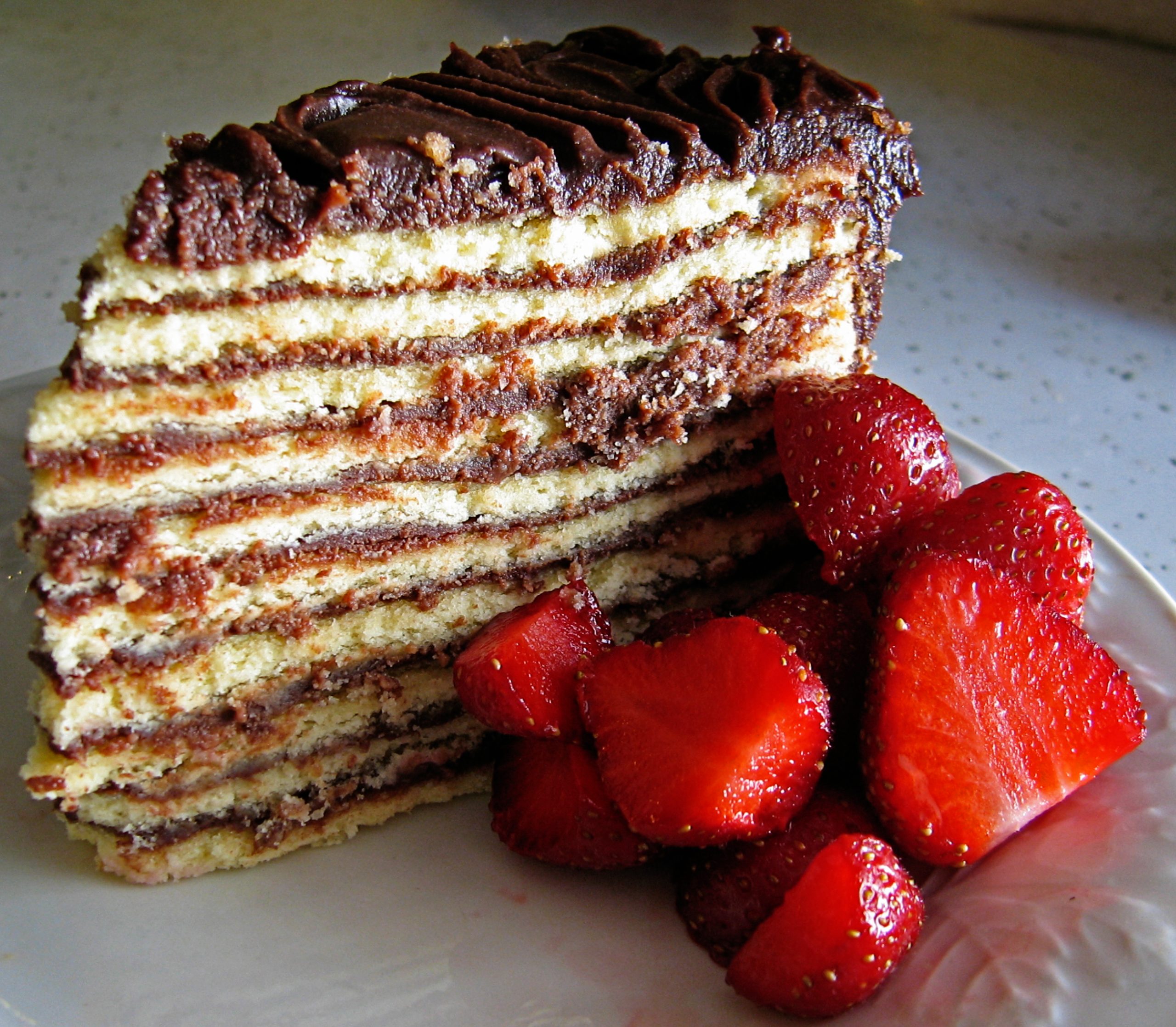 15 Traditional Maryland Foods You Must Try Before You Die: Smith Island cake